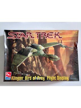 AMT Ertl Star Trek Klingon Bird of Prey Fight Display Model Kit No. 6339